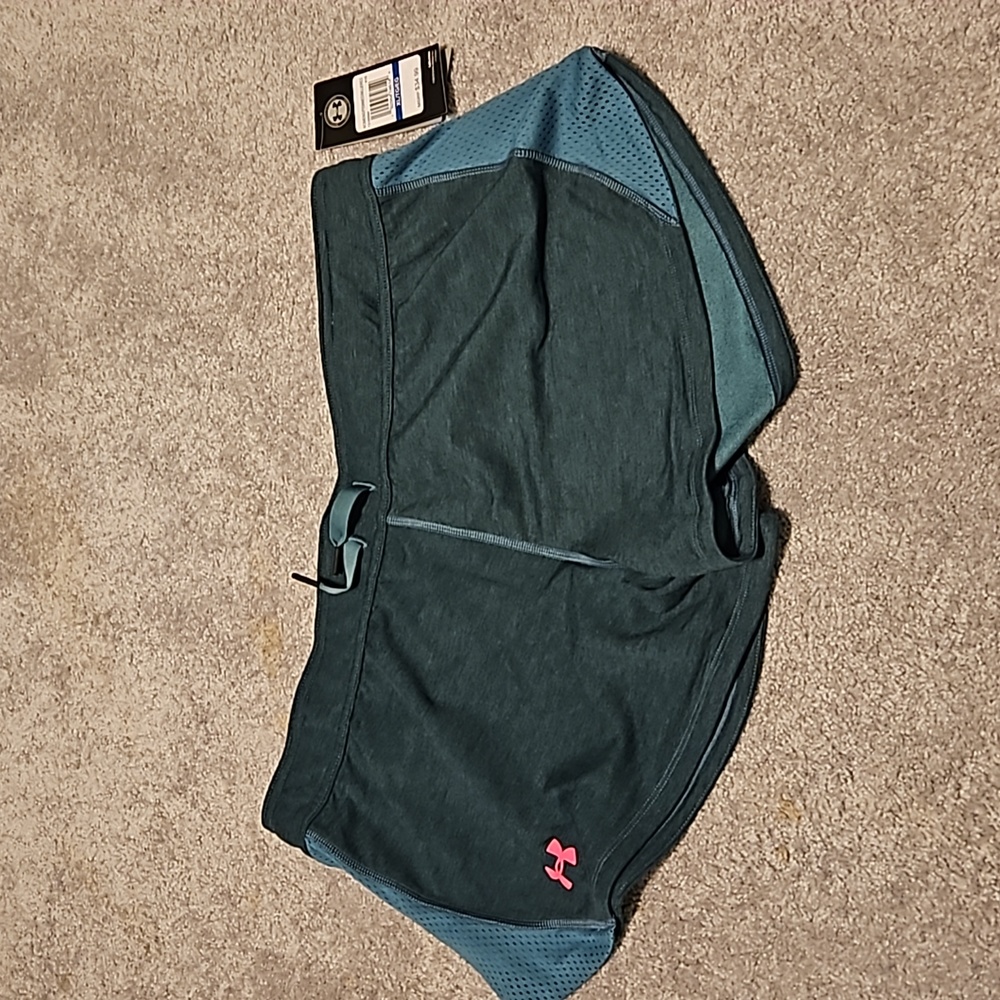 Under armour dark green shorts XL